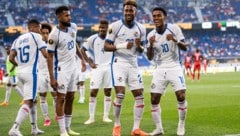 Große Jubel beim Fußballteam von Panama (Bild: AP)