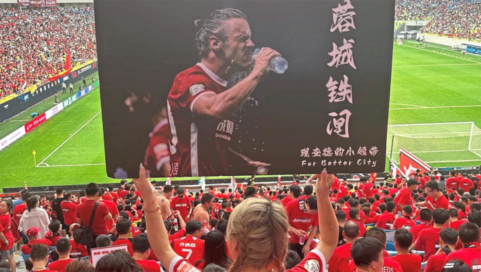 In China, Windbichler was a crowd favorite with Chengdu.