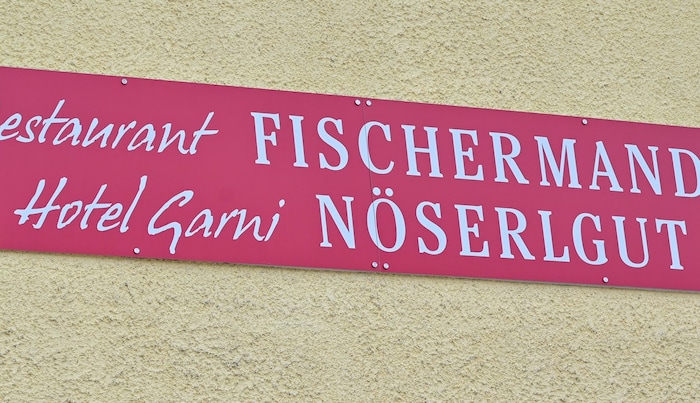 Sperrstund´ in der Landwiedstraße