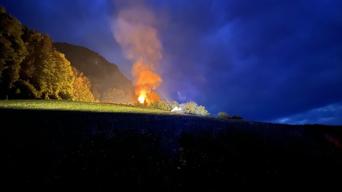 Das Feuer war schon von weitem zu sehen.
