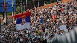 Demonstration in Belgrad (Bild: AFP/Oliver Bunic)