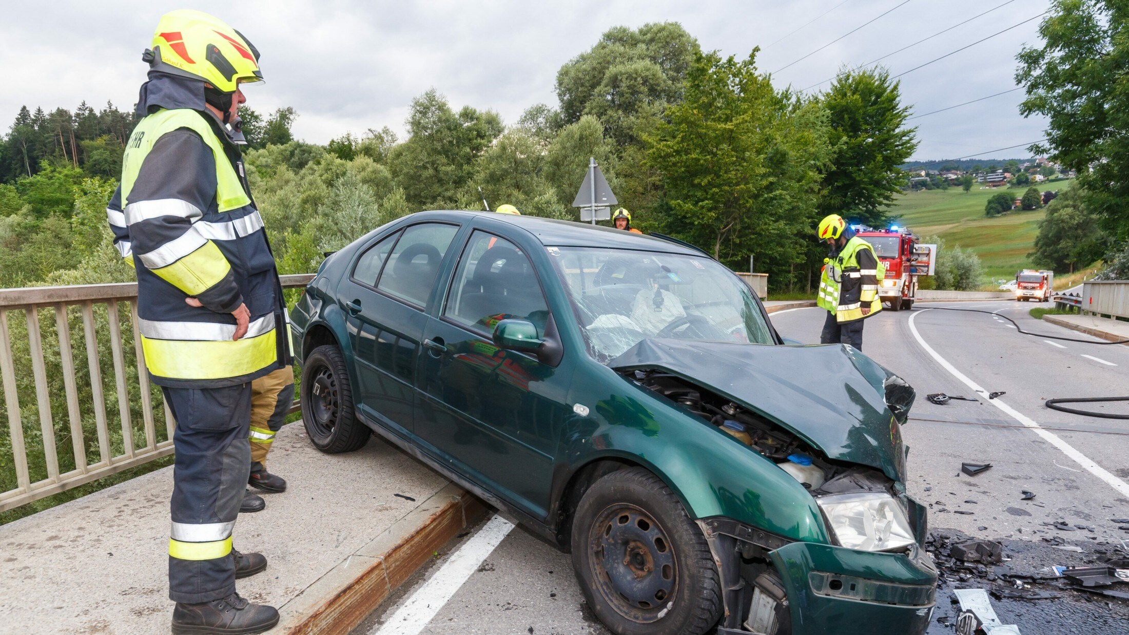 Schwerer Crash - Alkolenker Geriet Auf Gegenfahrbahn: Kollision | Krone.at