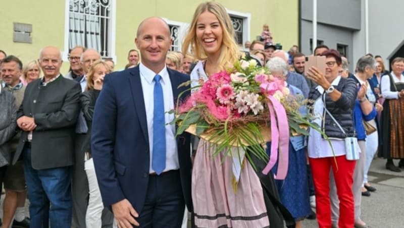 Auch Bürgermeister Thomas Priewasser zählte zu den Gratulanten. (Bild: Dostal Harald)