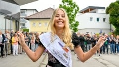 „Miss Austria“ Valentina Bleckenwegner ließ sich am Sonntag in Hohenzell feiern. (Bild: Dostal Harald)