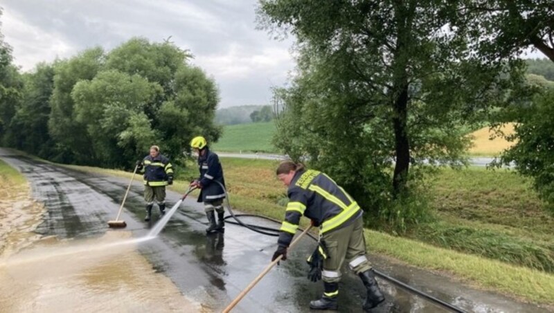 Wetterkapriolen hielten die Feuerwehren 2023 im ganzen Land auf Trab. (Bild: Schulter Christian)