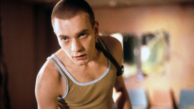 Ewan McGregor 1996 im Film „Trainspotting“ (Bild: POLYGRAM FILMED ENTERTAINMENT P / Mary Evans / picturedesk.com)