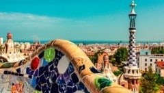 Vom Park Güell aus hat man einen tollen Blick auf die Stadt. Ein reicher Unternehmer gab Antoni Gaudí den Auftrag. (Bild: Honorar)