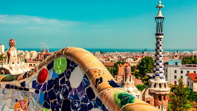 Vom Park Güell aus hat man einen tollen Blick auf die Stadt. Ein reicher Unternehmer gab Antoni Gaudí den Auftrag. (Bild: Honorar)