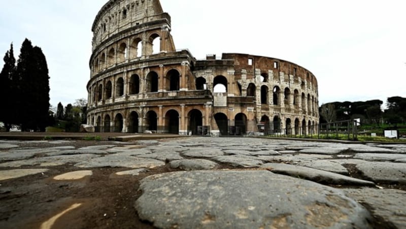 Gegen den Touristen wird wegen der Beschädigung von Kulturgut ermittelt. (Bild: APA/AFP/Vincenzo PINTO)