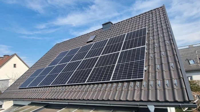Die von der Photovoltaikanlage produzierte Energie muss gespeichert werden können - dieses ...