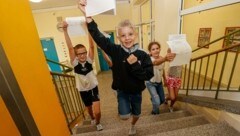 An der Volksschule Maxglan freuen sich die Kinder auf die Sommerferien (Bild: Tschepp Markus)