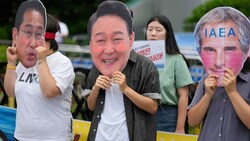 Gegen den Plan der japanischen Regierung, radioaktives Wasser aus dem AKW Fukushima abzulassen, gab es immer wieder Proteste. Hier demonstrieren Studenten in Südkorea. (Bild: AP)