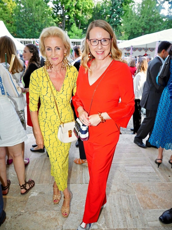 Elisabeth Gürtler und Margarete Schramböck besuchten den „Independence Day“.