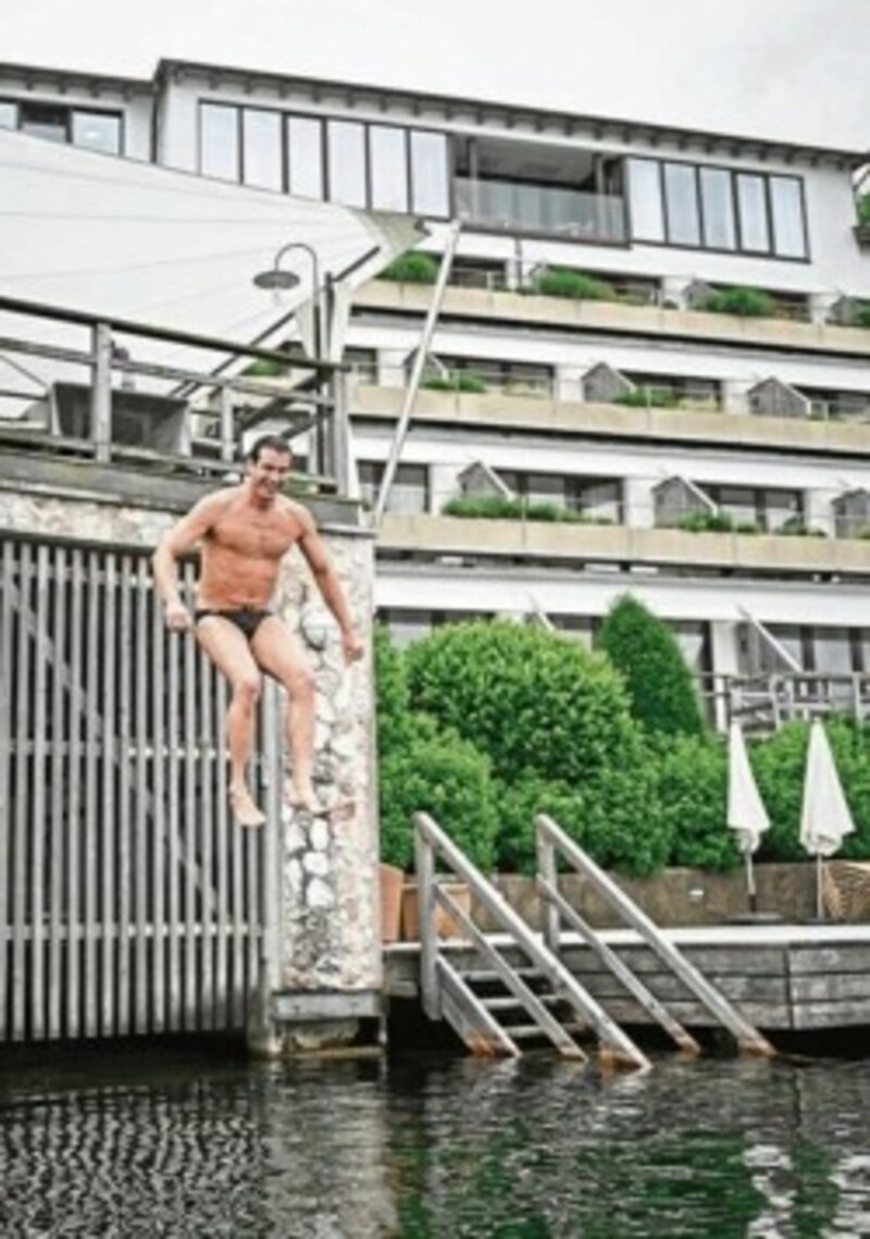 Ein extra Adrenalin-Kick mit dem Sprung von der Hotel-Terrasse. (Bild: Markus Wenzel)