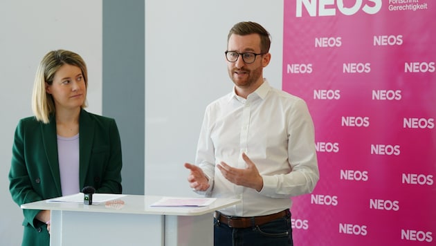 NEOS state spokesperson Claudia Gamon and Johannes Gasser, top candidate of the Vorarlberg Pinken party for the national elections. (Bild: Ben Haemmerle Photography)