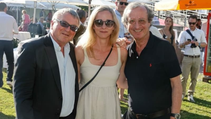 Präsident Dr. Karl Forstner mit Oberärztin Dr. Verena Gräff und dem Oberarzt Prof. Peter Weiler von der Landesklinik St. Veit (Bild: Tschepp Markus)