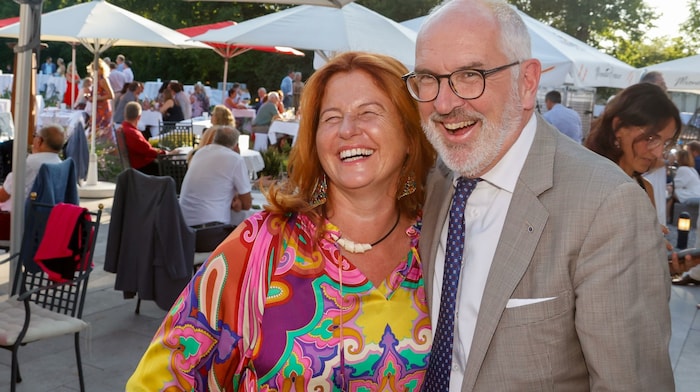 Neurologie-Primar Eugen Trinka kam mit seiner Gattin Erika (rechts)