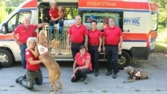 Die Suchhunde von K9-Pro und ein Flächensuchhund vom Samariterbund sind derzeit auf der Insel Krk im Einsatz. (Bild: Claudia Fischer)