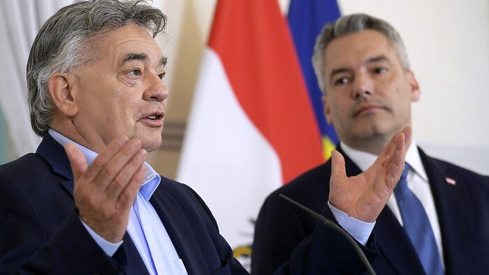 Vizekanzler Kogler (li.) und Kanzler Nehammer