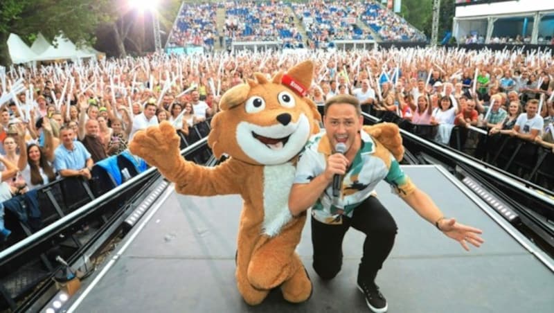 Christian Krall und „Krone“-Lesefuchs Theo beim Starnacht-WarmUp. (Bild: Rojsek-Wiedergut Uta)