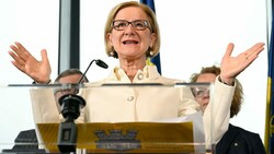 Die Landeshauptfrau Johanna Mikl-Leitner kritisiert Koglers Wortwahl. (Bild: APA/HELMUT FOHRINGER)