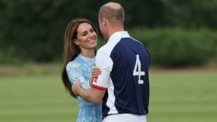 William und Kate lernten sich 2001 auf der Uni kennen – 2010 gaben sie ihre Verlobung bekannt und wurden 2011 in der Westminster Abbey vermählt.  (Bild: www.viennareport.at)