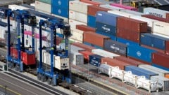 99 Prozent der als verdächtig eingestuften Produktangebote wurden von Amazon gestoppt, bevor ein Markenhersteller sie melden musste. (Bild: AP)