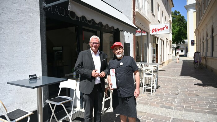 Thomas Steiner mit Maurizio, der mit seiner Fischhalle für Furore sorgt.