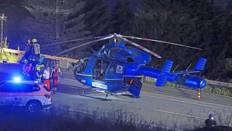 Drei Salzburger Hubschrauber und ein Großaufgebot von Rettungsdienst, Feuerwehr und Polizei eilten zur Unfallstelle. (Bild: Markus Leitner)