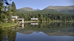 Der Prebersee auf über 1500 Metern ist eines der vielen Naturjuwele Salzburgs. Der Zugang zu den Badebereichen ist kostenlos. So macht die Abkühlung doppelt Spaß. (Bild: Holitzky Roland)