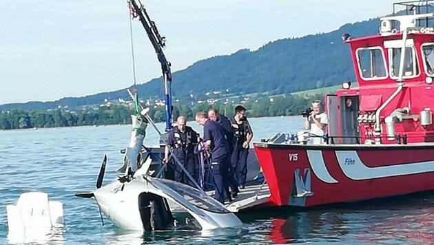 Das Fluggerät wurde aus 35 Meter Tiefe geborgen. (Bild: Wasserrettung Vorarlberg)