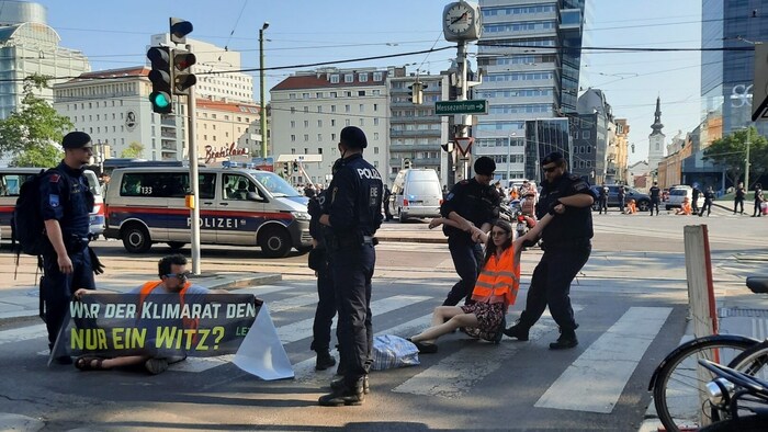 Auch die berühmte Wiener Klimaaktivistin Martha Krumpeck ist wieder dabei.