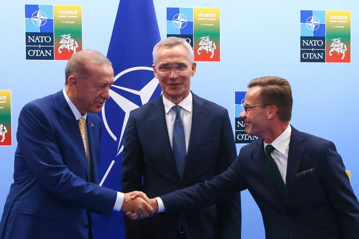 Was hat dieser Handschlag gekostet?