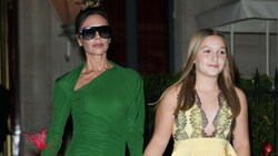 Victoria Beckham und ihre Tochter Harper (Bild: Laurent Vu / Action Press/Sipa / picturedesk.com)