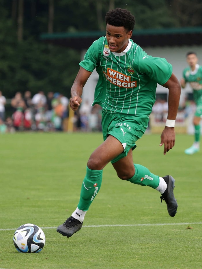 Fally Mayulu