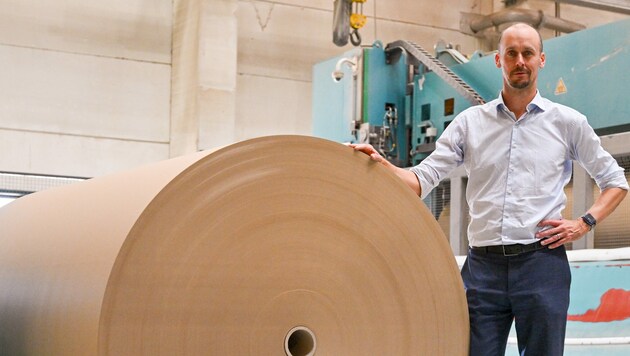 Sebastian Heinzel lässt in Laakirchen - und ab nächstem Jahr auch in Steyrer- mühl - Papier für verschiedene Verpackungen produzieren. (Bild: Harald Dostal)