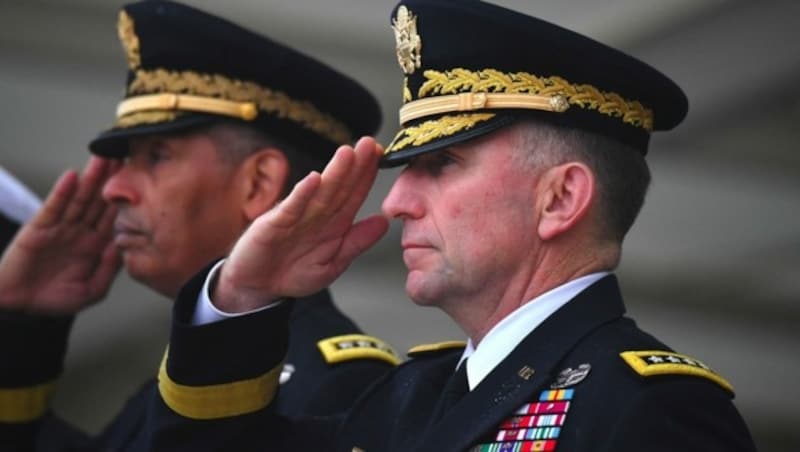 General Robert B. Abrams (rechts) im Jahr 2018 (Bild: AFP)