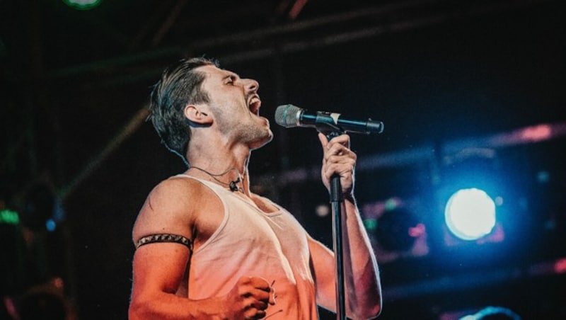 Valentin L. Findling, charismatischer Frontman als Freddie Mercury (Bild: Paul Gaertner)