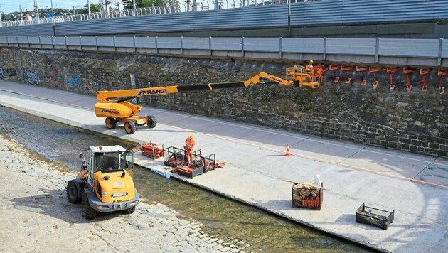 Zügig ist die Sanierung der Westausfahrt angelaufen. Disziplinierte Autofahrer helfen Stau-Chaos vermeiden. (Bild: Tomschi Peter)