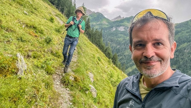 Dr. Lexer zeigte mir den neuen Wanderweg im Lesachtal - zum Nachwandern empfohlen. (Bild: Hannes Wallner)