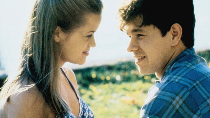 Reese Witherspoon war 1996 mit Mark Wahlberg im Thriller „Fear - Wenn Liebe Angst macht“ im Kino ...