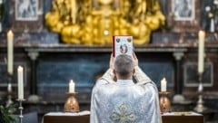 Der Vorfall ereignete sich bei einem Gottesdienst in einer christlich-orthodoxen Kirche.  (Bild: Marcel van Hoorn / ANP / AFP)