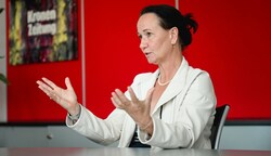 „Ich fühle mich willkommen“, sagt Stefanie Lindstaedt, die Gründungspräsidentin der neuen Linzer Digital-Uni. (Bild: Wenzel Markus)