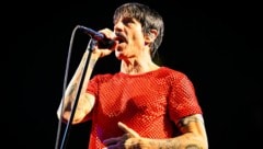 Das Netzhemd hielt sich nicht lange am Körper: RHCP-Sänger Anthony Kiedis. (Bild: Andreas Graf)