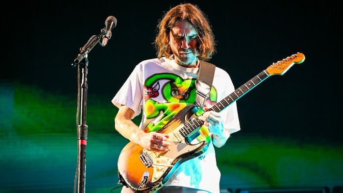 Hat sich sofort wieder ins Bandgefüge eingefunden: Gitarrist John Frusciante.