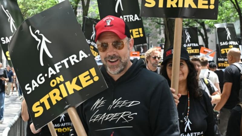 Im Streik der Schauspieler ist bislang keine Einigung in Sicht. Der Streik hält weiter an. (Bild: APA/AFP/TIMOTHY A. CLARY)