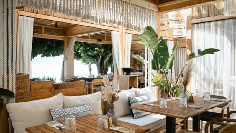 Gemütlich, warm und einladend - so das Interieur des Wohlfühl-Hotspots am Attersee. (Bild: Wenzel Markus)
