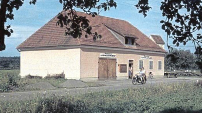Ein Tiefkühlhaus mit Wohnung im Dachgeschoß in Wieselsdorf (1968).