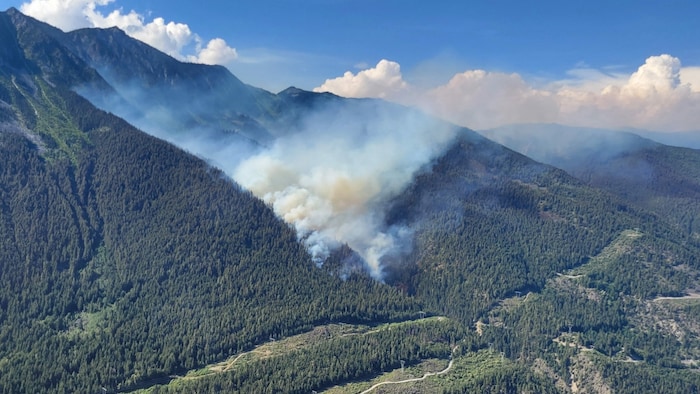 100.000 Quadratmeter Wald und andere Landschaft sind in Kanada bereits abgebrannt.