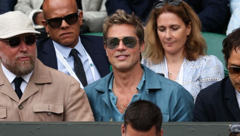 .... Hollywoodstar Brad Pitt und ... (Bild: APA/AFP/Adrian DENNIS)